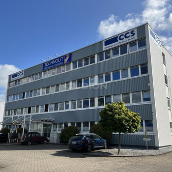 Bürofläche mit optimaler Anbindung und zahlreichen Stellplätzen!