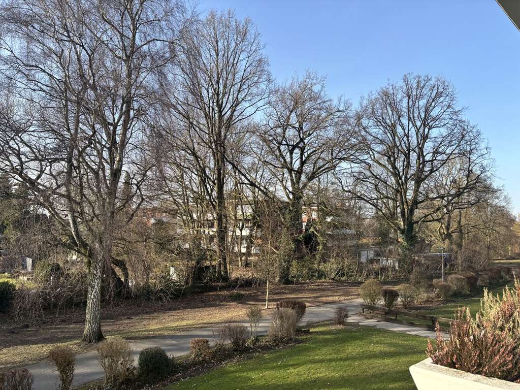 Immobilie in Bargteheide - 2,5-Zi.-Whg. mit West-Loggia, Blick ins Grüne, Fahrstuhl – zentral gelegen - Bild 2