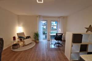 Möblierte, frisch renovierte 1,5-Zimmer-Wohnung in Bochum-Linden mit abgeschlossenem Parkplatz – Hattinger Straße 574, 44879 Linden, Bochum – Vorschaubild 1