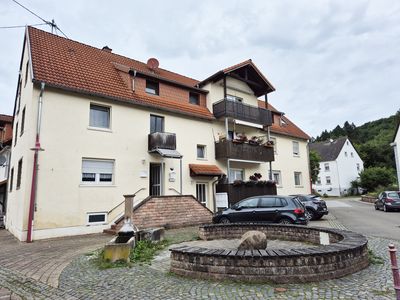 Renovierte Eigentumswohnung im Erdgeschoß einer kleinen Eigentümergemeinschaft