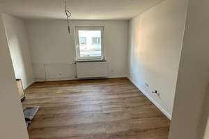 Frisch sanierte 4,5 - Zimmer Maisonette Wohnung in 2-Familienhaus in zentraler Lage mit EBK – 55246 Mainz-Kostheim, Wiesbaden – Vorschaubild 13