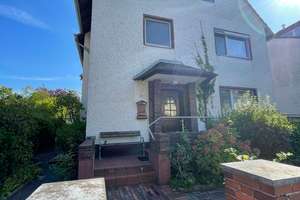 Köln-Rodenkirchen !! Charmantes Dreifamilienhaus mit großem Garten in Rheinnähe