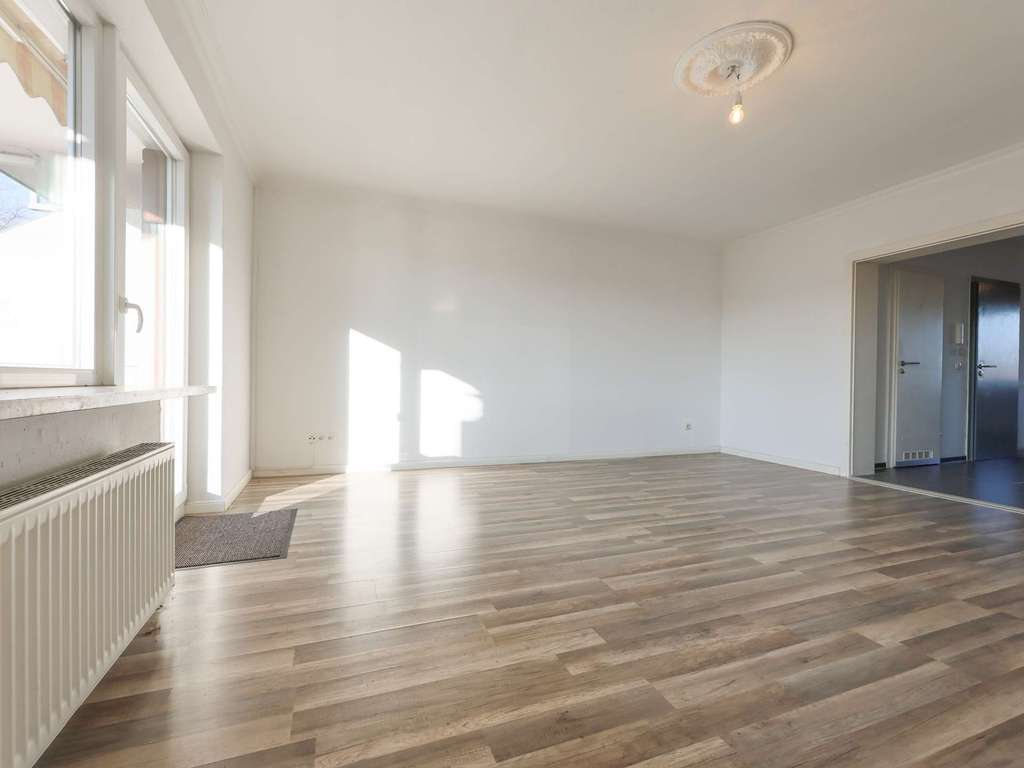 Immobilie in Bad Bramstedt - Modernisierte 3-Zimmer-Wohnung mit Balkon im Herzen von Bad Bramstedt! - Bild 4