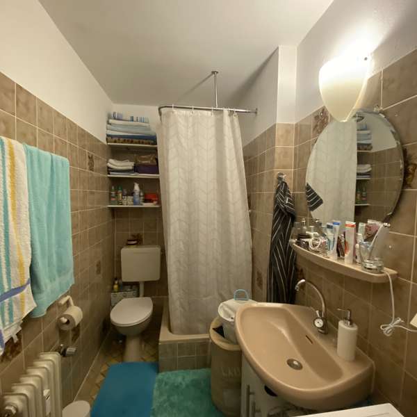 *** charmante 2-Zimmer-Wohnung - im denkmalgeschütztem Altbau - mit Dachterrasse ***