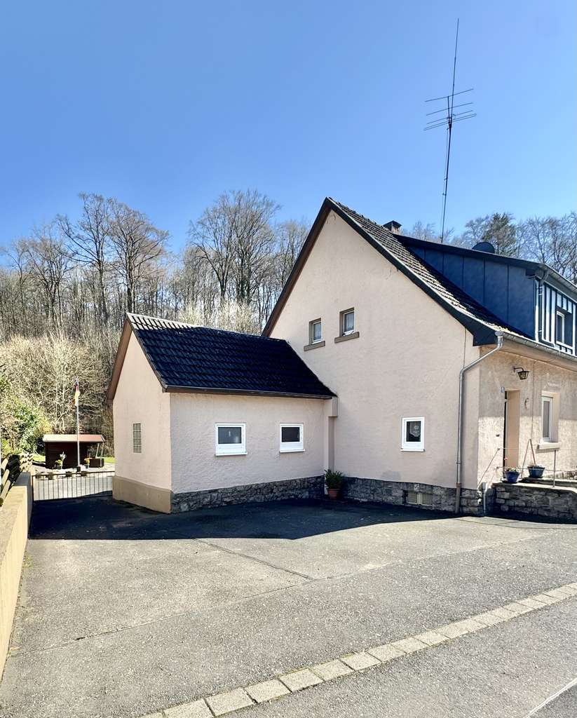 Immobilie in Blankenheim - Gepflegte Doppelhaushälfte mit schönem Garten & Potenzial in zentraler Lage von Blankenheim - Bild 4