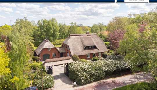Bild von Wohnen im Ostfriesenstil: Reetgedecktes Idyll in Bestlage für Familien und Naturliebhaber