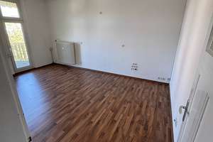 3 Zimmerwohnung mit Balkon inmitten der Bielefelder Stadt – Die vollständige Adresse der Immobilie erhältst du vom Anbieter., 33613 Mitte, Bielefeld – Vorschaubild 1