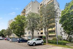 Ruhig wohnen in gefragter Lage – 3,5 Zimmer mit Balkon und Stellplatz in Stuttgart-Giebel – Die vollständige Adresse der Immobilie erhältst du vom Anbieter., 70499 Giebel, Stuttgart – Vorschaubild 3