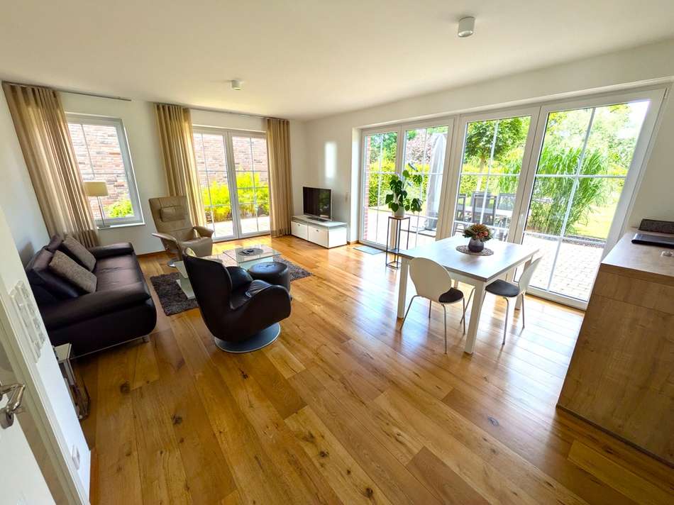 Der Wohnzimmer- und Essbereich