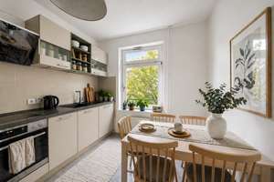 Ihr neues Zuhause: kernsanierter Altbau mit Balkon