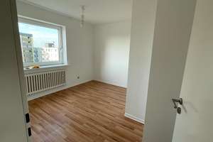 3-ZIMMERWOHNUNG MIT BALKON IN KÖLN-WEIDENPESCH ZU VERMIETEN – Die vollständige Adresse der Immobilie erhältst du vom Anbieter., 50737 Weidenpesch, Köln – Vorschaubild 4