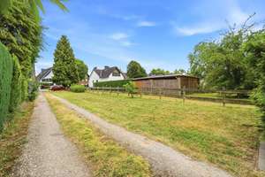 Seltene Gelegenheit in Meerbusch Osterath – Großzügiges Familienhaus mit riesigem Potenzial – Die vollständige Adresse der Immobilie erhältst du vom Anbieter., 40670 Meerbusch – Vorschaubild 2