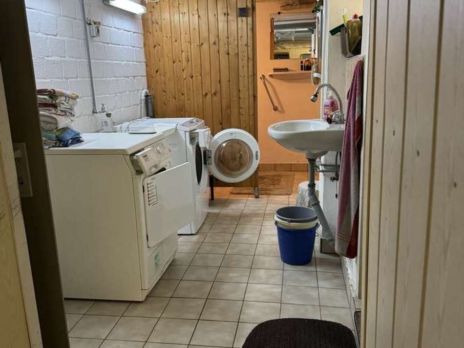 Waschküche und WC im KG