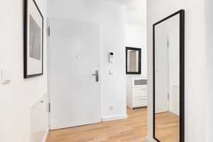 Chausseestraße, Mitte: 2 Zimmer Neubauwohnung, spektakuläre Fensterfronten, Lift, EBK, Fitnessraum – Chausseestr. 108, 10115 Berlin – Vorschaubild 17