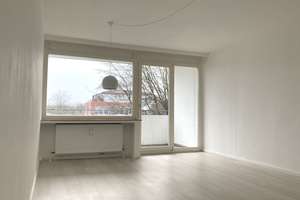 Helle 2-Zimmer-Wohnung mit Südbalkon, Aufzug und moderner Einbauküche