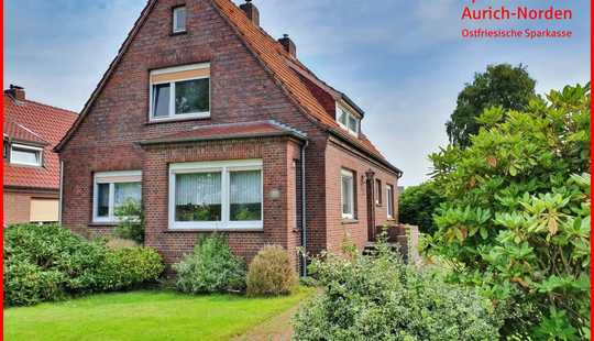 Bild von Modernisierungsbedürftiges Einfamilienhaus auf großem Grundstück in Zentrumsnähe von Wiesmoor