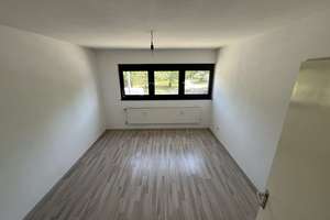 Zu Hause in Moosach: 2-Zimmer-Wohnung mit Balkon, Küche und Tiefgaragenstellplatz – Die vollständige Adresse der Immobilie erhältst du vom Anbieter., 80992 Moosach-Bahnhof, München – Vorschaubild 3