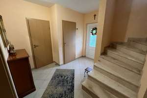 Haus mit Garage und Gartenhaus – Die vollständige Adresse der Immobilie erhältst du vom Anbieter., 91604 Flachslanden – Vorschaubild 9