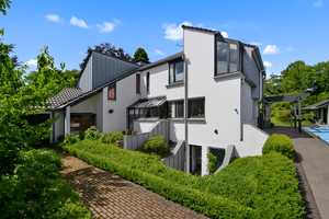 Top-Villenanwesen mit Pool & Park-Grundstück! Garden-Lounge-House! 4 Bäder! 2 Doppel-Garagen! – Duisburg – Vorschaubild 34