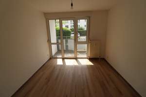 Helle 4-Zimmer-Wohnung mit vier Balkonen, 2 Stellplätzen und zwei Bädern in Köln-Junkersdorf – Die vollständige Adresse der Immobilie erhältst du vom Anbieter., 50858 Junkersdorf, Köln – Vorschaubild 6
