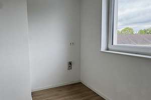 Großzügige 3-Zimmer-Wohnung mit Einbauküche und Dachterrasse in Osternburg – Die vollständige Adresse der Immobilie erhältst du vom Anbieter., 26135 Drielaker Moor, Oldenburg (Oldenburg) – Vorschaubild 7