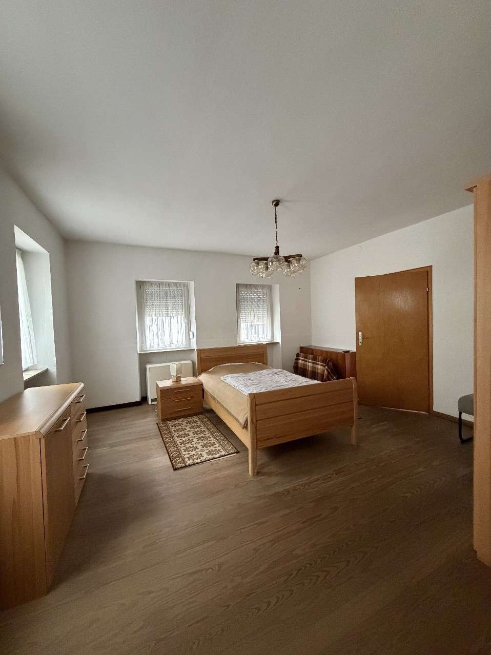 Immobilie in Edenkoben - Edenkoben - Ehemaliges Winzeranwesen mit großer Scheune und schön angelegten Hof - Bild 5