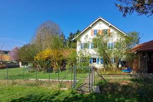 EEK A: Großes Einfamilienhaus mit Anbau  und 5.600qm Grund in absoluter Alleinlage Nähe Velden! – Die vollständige Adresse der Immobilie erhältst du vom Anbieter., 84181 Neufraunhofen – Vorschaubild 4