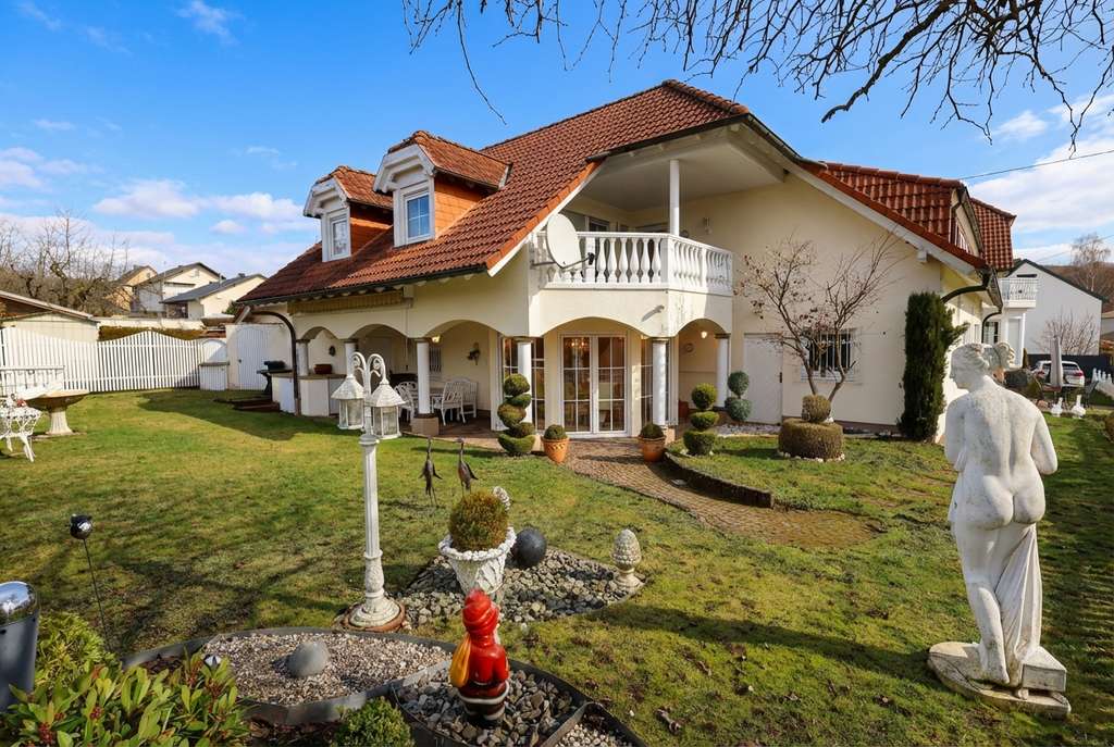 Immobilie in Kölbingen - Großzügiges Wohnhaus ca. 290 m² mit Wintergarten, Garten & Garage – Kölbingen - Bild 0