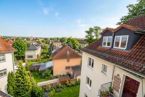 Wohnen unterm Dach – ruhig, hell und bestens angebunden!