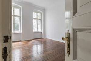2-Zimmer-Altbauwohnung nahe Lietzensee! *Provisionsfrei für den Erwerber – Friedbergstraße 28, 14057 Charlottenburg, Berlin – Vorschaubild 1
