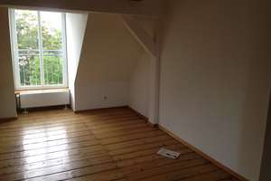 Charmante 2,5-Zimmer Dachgeschoss-Wohnung in Mainz-Oberstadt zu verkaufen – Obere Zahlbacher Straße 14, 55131 Oberstadt, Mainz – Vorschaubild 3