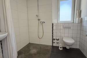 Seniorengerechte Wohngemeinschaft: Frisch renoviertes Einzelzimmer mit eigenem Duschbad – Bornscheuerstr. 36, 42389 Langerfeld-Beyenburg, Wuppertal – Vorschaubild 3
