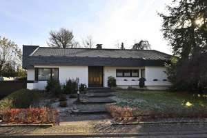 Architektenhaus in einzigartiger Lage mit großem Garten – Die vollständige Adresse der Immobilie erhältst du vom Anbieter., 66740 Saarlouis – Vorschaubild 1