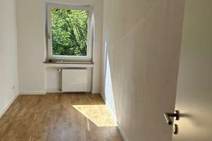 3 Zimmer Wohnung mit Balkon in Milbertshofen – Graf-Konrad-Str. 7, 80809 Am Riesenfeld, München – Vorschaubild 3