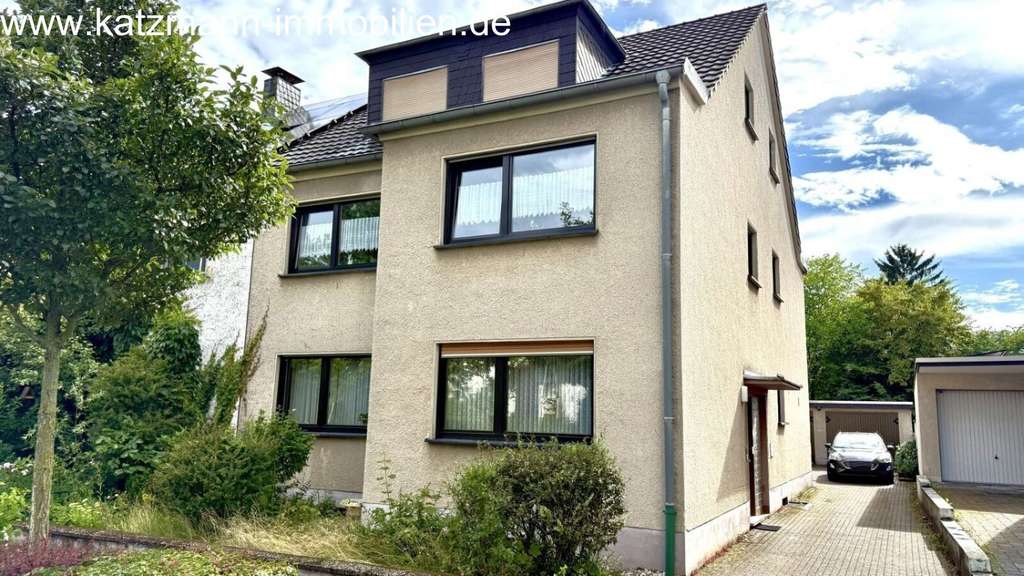 Immobilie in Troisdorf - Mehrfamilienhaus in Top-Lage von Troisdorf zu verkaufen - ideal für Selbstnutzer oder Kapitalanleger - Bild 0
