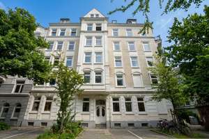 Altbau-Perle mit großzügigen 146 m² und 2 Balkonen mitten im Herzen von Altona - vermietet