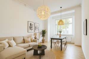 Bezugsfrei! Erdgeschosswohnung mit hohen Decken und Mini-Terrasse im Winsviertel – Die vollständige Adresse der Immobilie erhältst du vom Anbieter., 10405 Prenzlauer Berg, Berlin – Vorschaubild 2