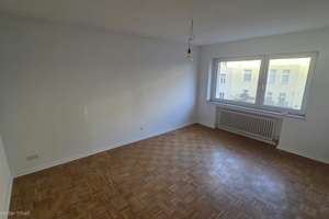 Renovierte 3-Zimmer Wohnung mit Tageslichtbad, Wohnküche und Balkon – 40223 Bilk, Düsseldorf – Vorschaubild 2