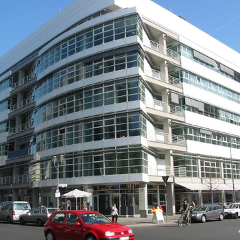 Imposante Büroflächen mit repräsentativem Standort am Checkpoint Charlie