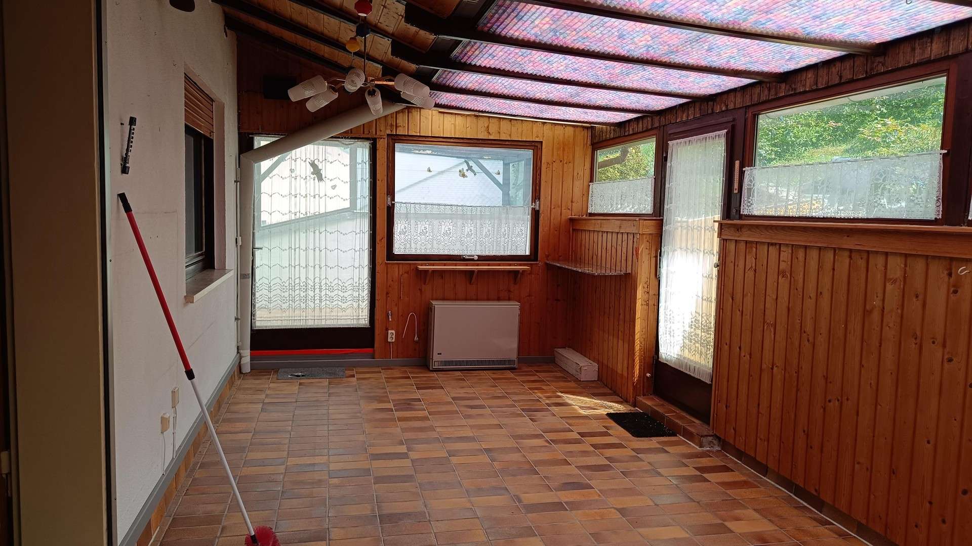 Immobilie in Retzstadt - Einfamilienhaus in ruhiger Lage, mit traumhaftem Ausblick und viel Entwicklungspotenzial - Bild 11