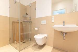 Attraktive Wohnung im Dachgeschoss mit Einbauküche | ebenerdige Dusche | Parkettboden | Aufzug – William-Zipperer-Straße 81, 4179 Altlindenau, Leipzig – Vorschaubild 8