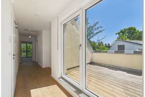 Lichtdurchflutetes Penthouse-Feeling mit Südterrasse - moderne 3-Zimmer-Wohnung mit Blick ins Grüne – Die vollständige Adresse der Immobilie erhältst du vom Anbieter., 81249 Lochhausen, München – Vorschaubild 7