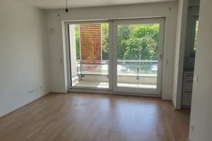 Neuwertige 2-Zimmer Wohnung mit Einbauküche und Balkon – Therese-von-Bayern-Straße 31, 81737 Altperlach, München – Vorschaubild 3
