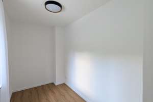 Erstbezug nach Renovierung: helle 1,5-Zimmer-Wohnung mit großer West-Dachterrasse in München-Solln – Wolfratshauser Straße 135a, 81479 Thalkirchen, München – Vorschaubild 11