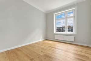 Erstbezug nach Renovierung – Altbau mit Balkon & Stellplatz in bester Lage nahe Schrevenpark – Die vollständige Adresse der Immobilie erhältst du vom Anbieter., 24103 Exerzierplatz, Kiel – Vorschaubild 12