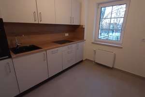 Moderne 2-Zimmer Wohnung mit Balkon und Einbauküche im grünen Pankow! – Heegermühler Weg 43, 13158 Niederschönhausen, Berlin – Vorschaubild 1