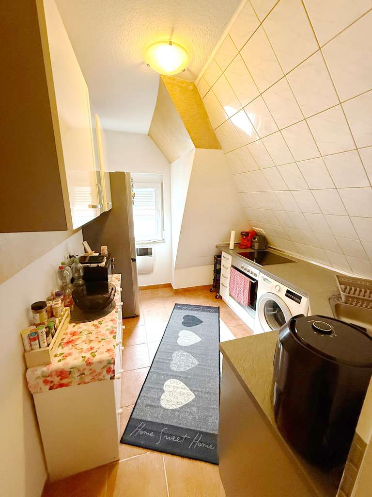 Immobilie in Reichenbach an der Fils - Modernisierte 3-Zimmer-DG-Wohnung in zentraler Lage von Reichenbach zu verkaufen - Bild 1