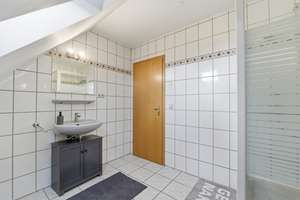 Langel: bezugsfreie 3-Zi. Maisonette-Wohnung mit Stellplatz,  Balkon + EBK! – Die vollständige Adresse der Immobilie erhältst du vom Anbieter., 51143 Zündorf, Köln – Vorschaubild 17