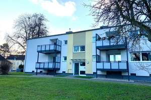 2-Zimmer-Wohnung,komplett renoviert inkl Balkon in grüner Lage