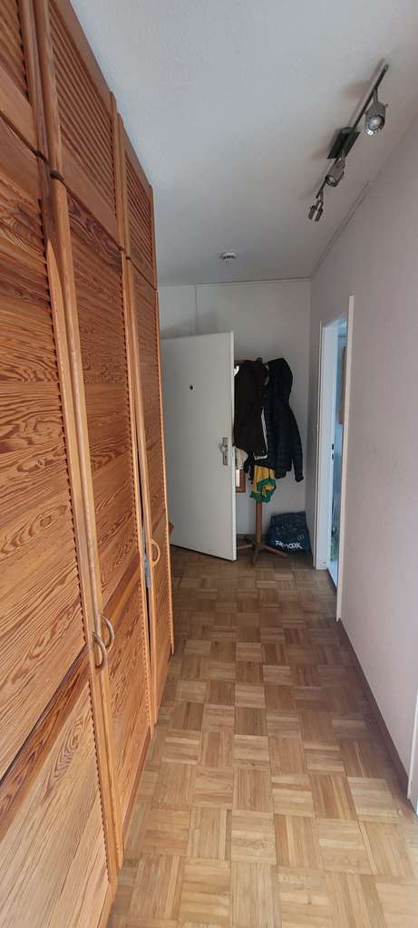 Immobilie in Bad Homburg vor der Höhe - Schöne 1 Zimmer Dachgeschoss-Wohnung in gepflegter Wohneinheit - Bild 1